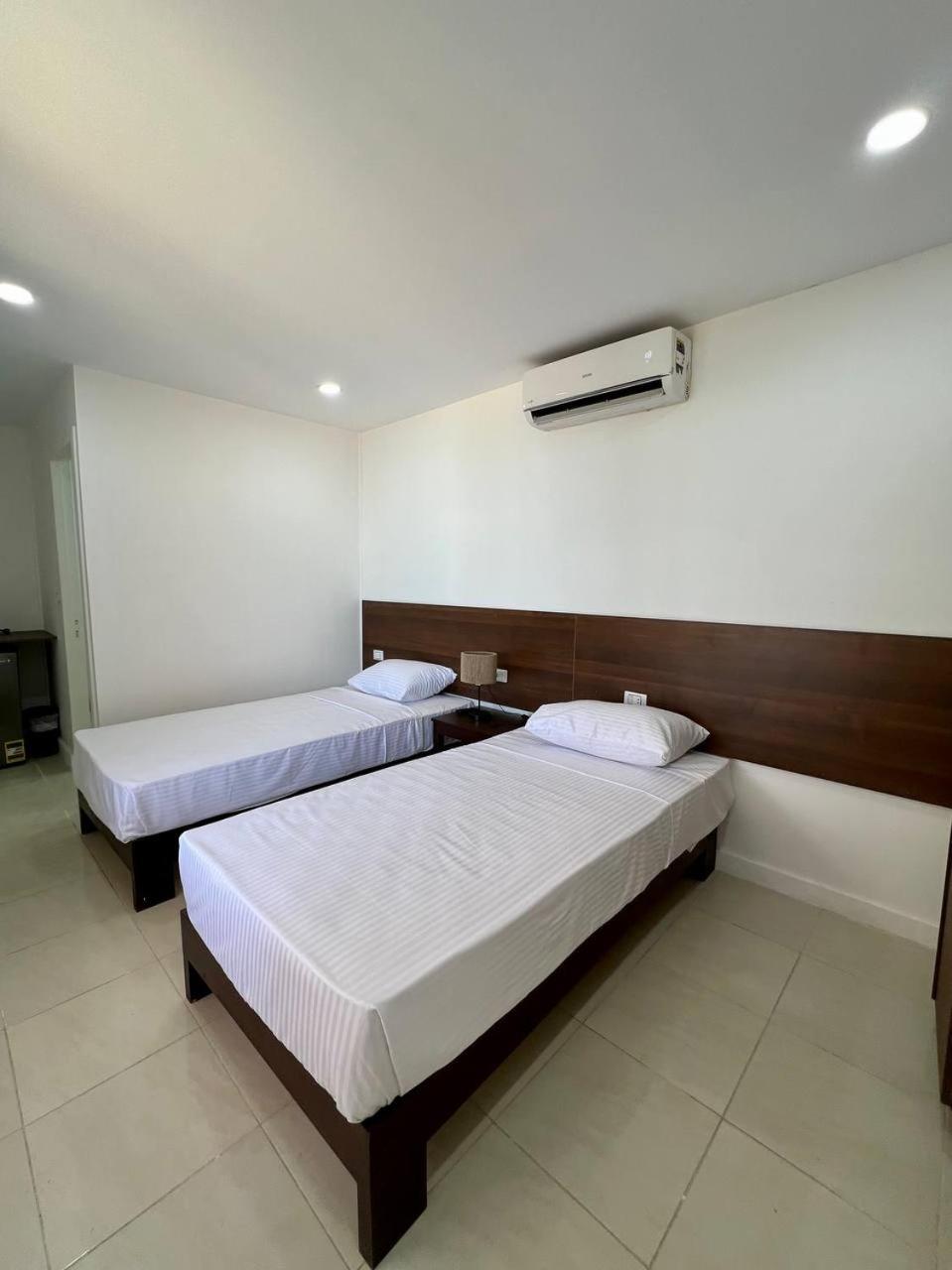 Serafy City Center Hostel And Pool For Foreigners Adults Only Hurghada Zimmer foto